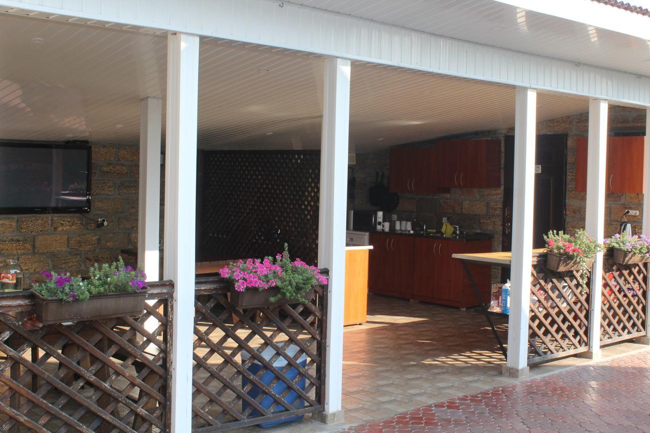 Hotel-Complex Mizh Triokh Ozer Svityaz' Exterior foto