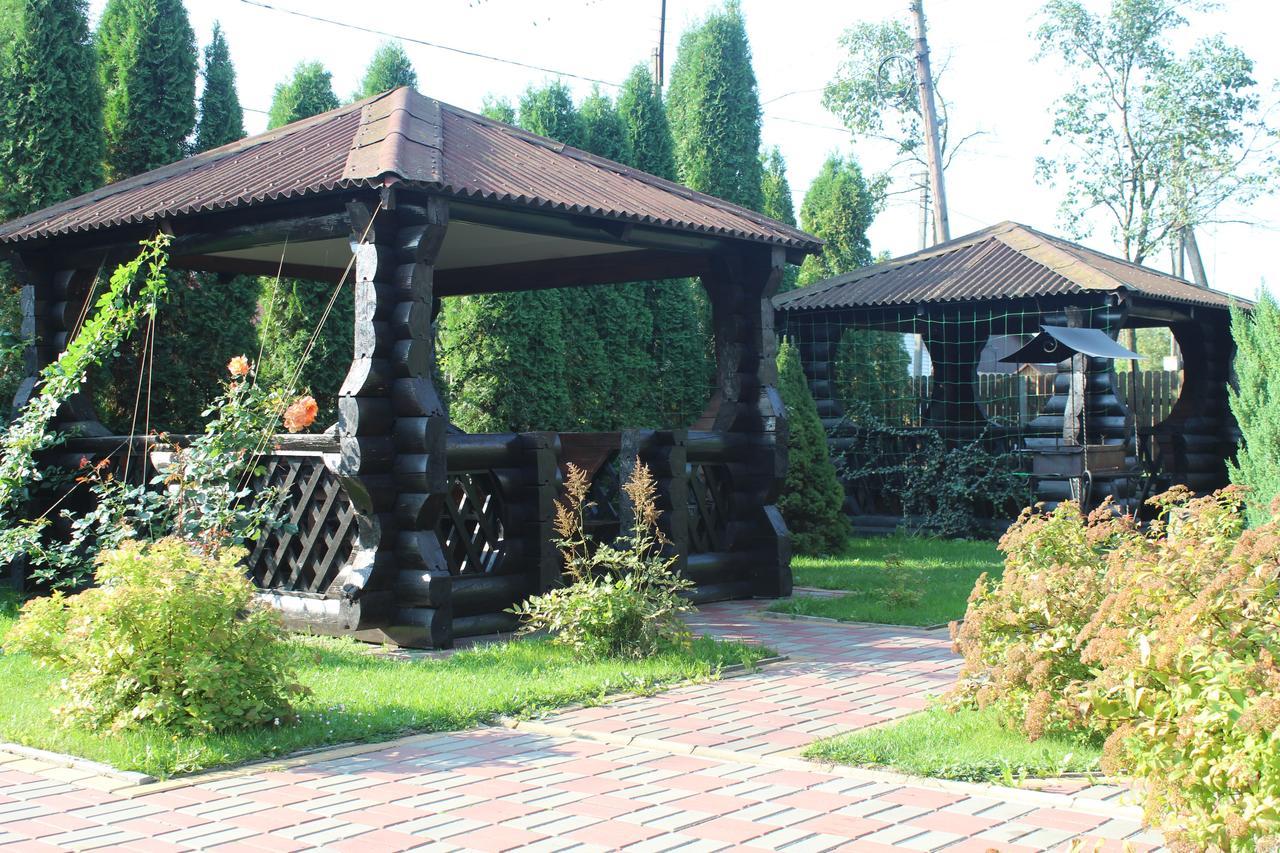 Hotel-Complex Mizh Triokh Ozer Svityaz' Exterior foto